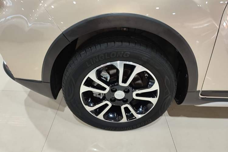 Used Geely Auto Vision X3 2017 1.5L Automatic Elite Model Exterior 4