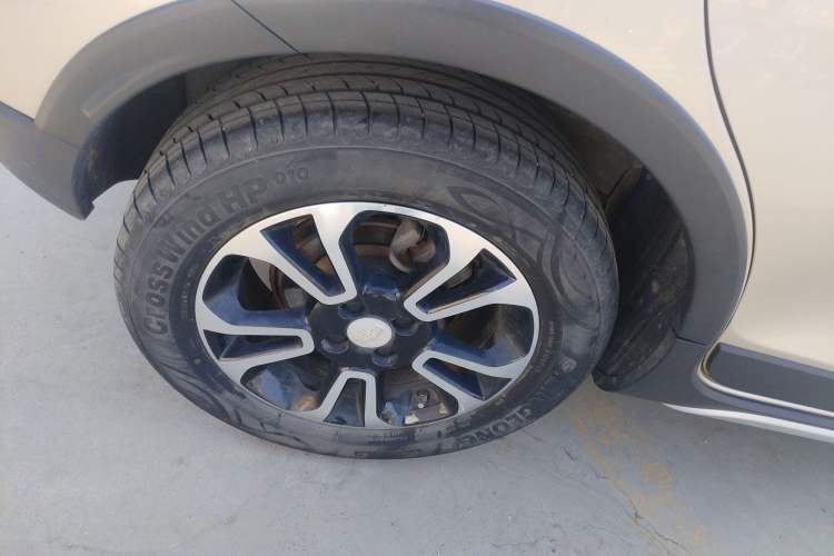 Used Geely Auto Vision X3 2017 1.5L Automatic Elite Model Exterior 5