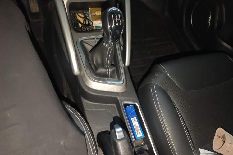Used Geely Auto Vision X3 2017 1.5L Manual Elite Model Gear Lever