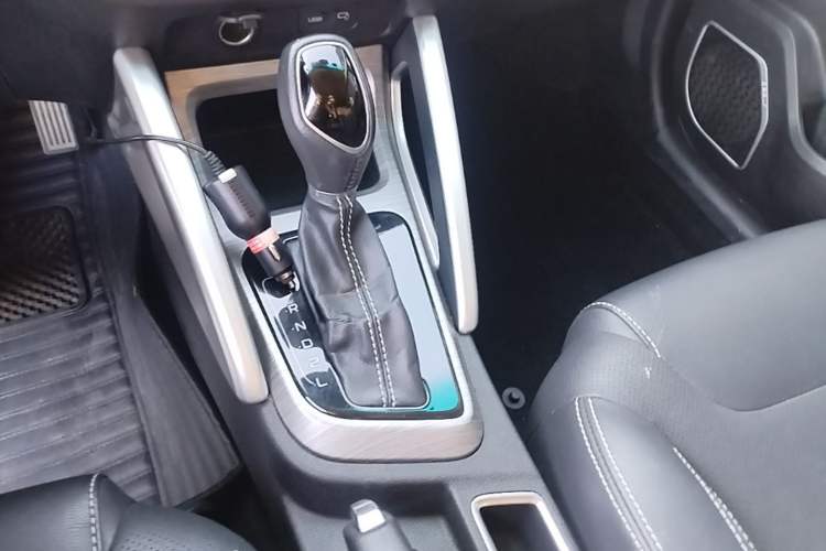 Used Geely Auto Vision X3 2017 1.5L Automatic Elite Model Gear Lever