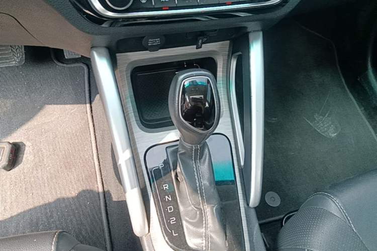 Used Geely Auto Vision X3 2017 1.5L Automatic Luxury Model Gear Lever