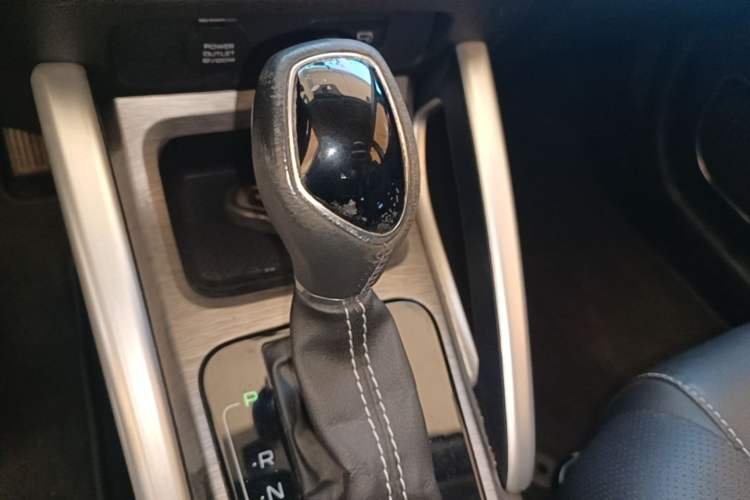 Used Geely Auto Vision X3 2017 1.5L Automatic Elite Model Gear Lever