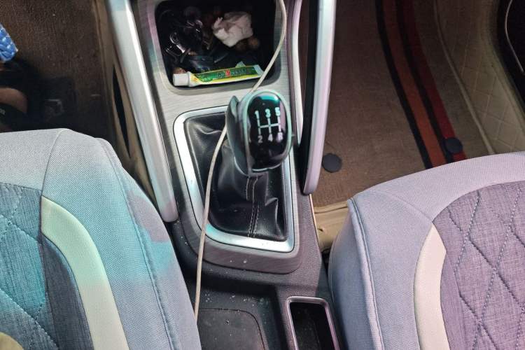 Used Geely Auto Vision X3 2017 1.5L Manual Elite Model Gear Lever