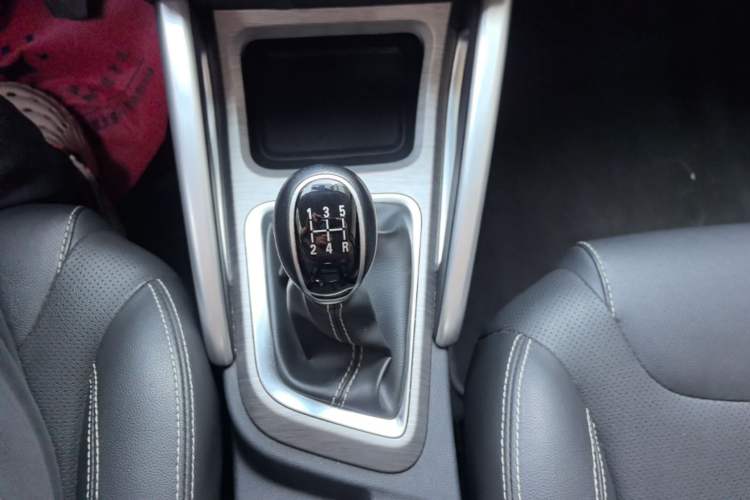 Used Geely Auto Vision X3 2017 1.5L Manual Elite Model Gear Lever
