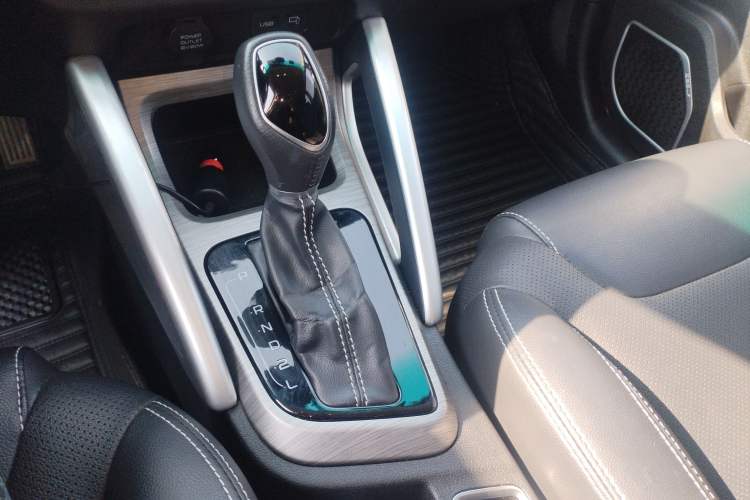 Used Geely Auto Vision X3 2017 1.5L Automatic Elite Model Gear Lever