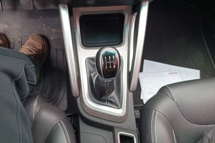 Used Geely Auto Vision X3 2017 1.5L Manual Luxury Model Gear Lever