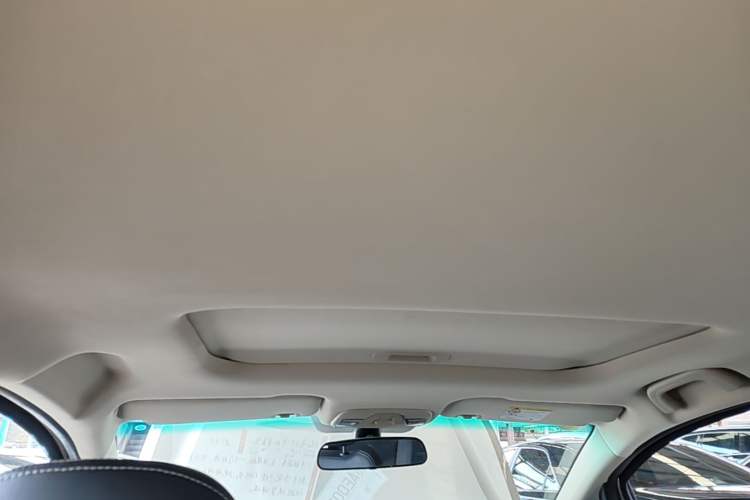 Used Geely Auto Vision X3 2017 1.5L Manual Luxury Model Headliner