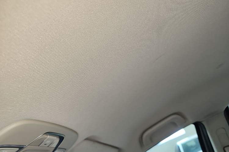 Used Geely Auto Vision X3 2017 1.5L Automatic Elite Model Headliner