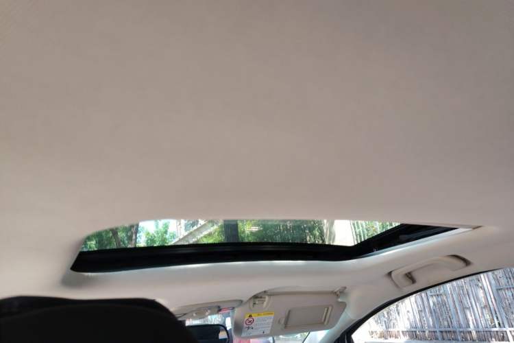 Used Geely Auto Vision X3 2017 1.5L Manual Luxury Model Headliner