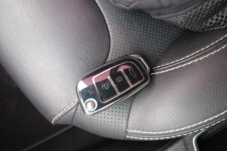 Used Geely Auto Vision X3 2017 1.5L Manual Luxury Model Interior 1