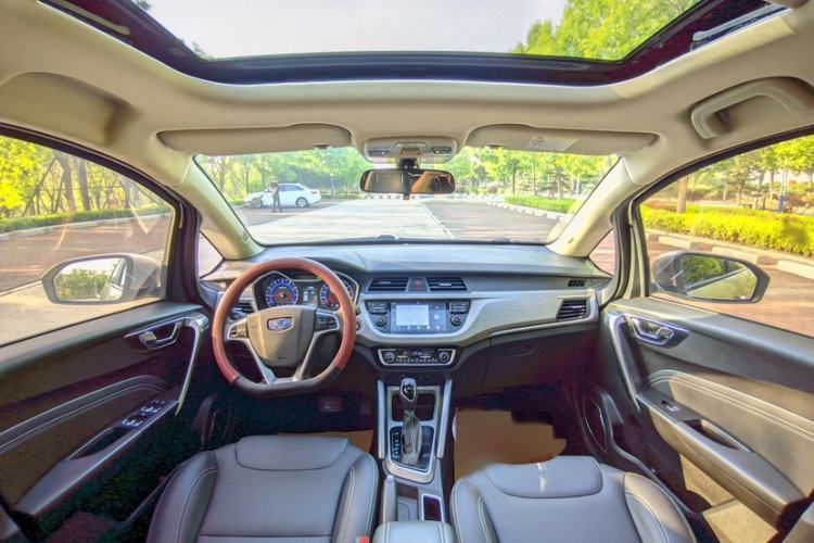Used Geely Auto Vision X3 2017 1.5L Automatic Luxury Model Interior 2