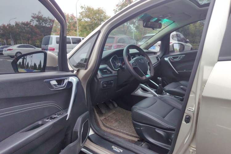 Used Geely Auto Vision X3 2017 1.5L Manual Luxury Model Interior 2