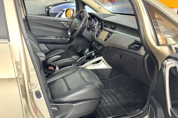 Used Geely Auto Vision X3 2017 1.5L Automatic Elite Model Interior 2