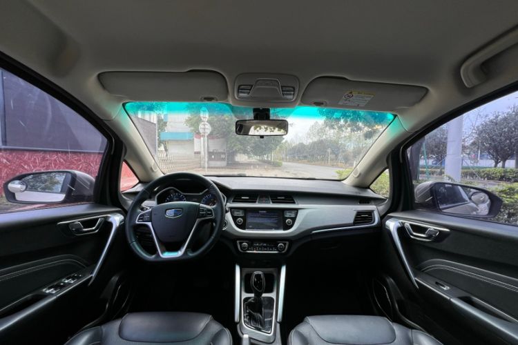 Used Geely Auto Vision X3 2017 1.5L Automatic Elite Model Interior 4