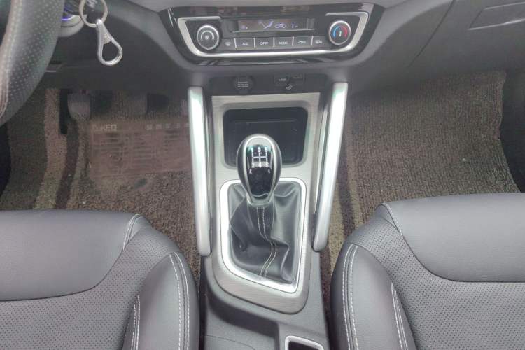 Used Geely Auto Vision X3 2017 1.5L Manual Luxury Model Interior 7