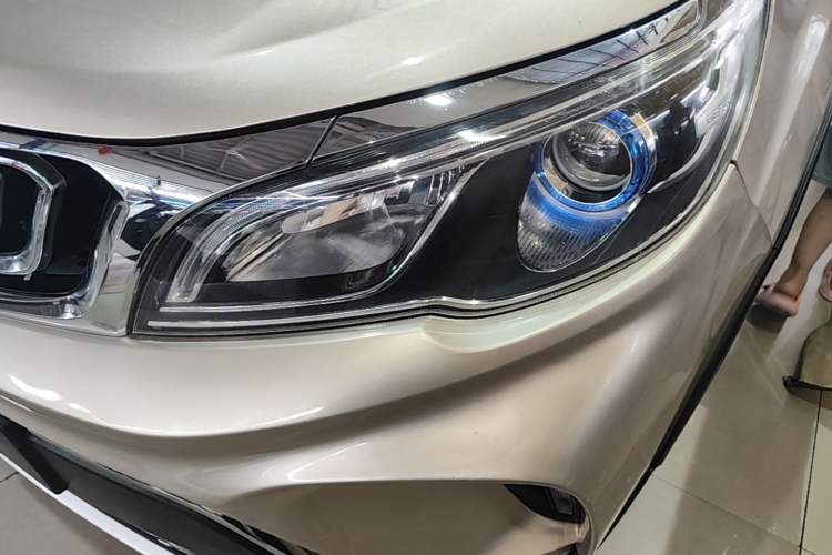 Used Geely Auto Vision X3 2017 1.5L Automatic Elite Model Left Front Headlight