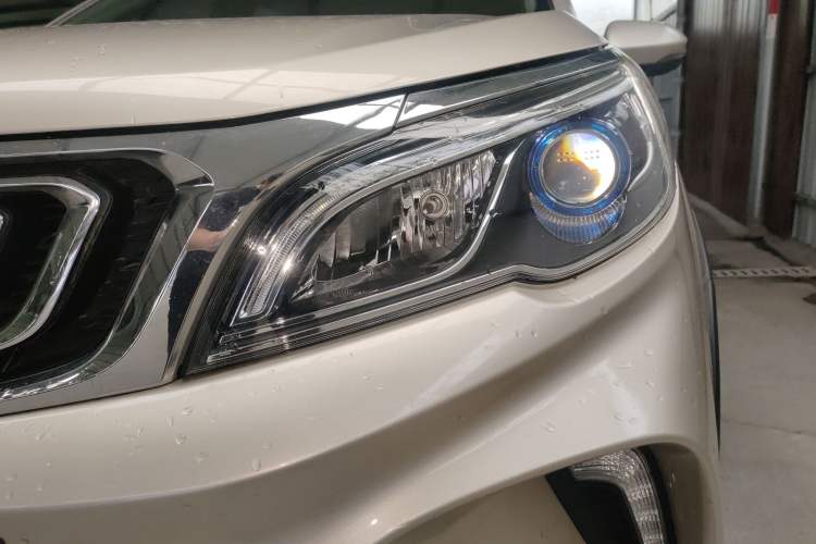Used Geely Auto Vision X3 2017 1.5L Manual Luxury Model Left Front Headlight