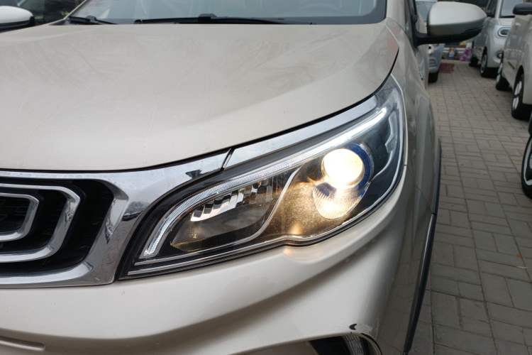 Used Geely Auto Vision X3 2017 1.5L Manual Luxury Model Left Front Headlight