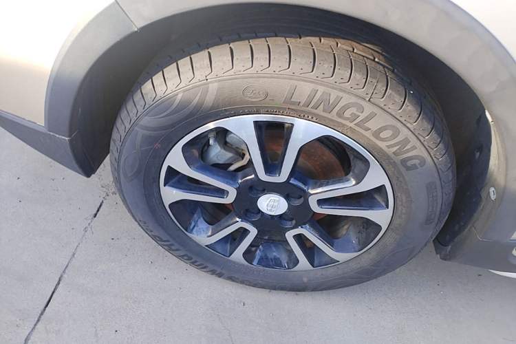 Used Geely Auto Vision X3 2017 1.5L Automatic Elite Model Left Front Wheel Hub