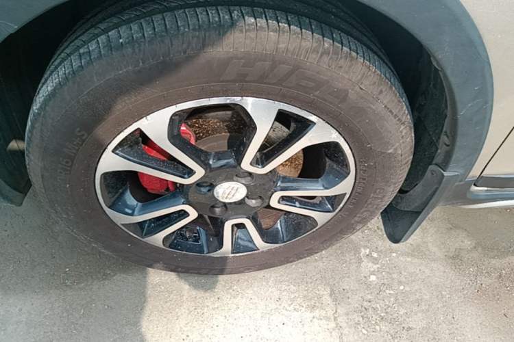 Used Geely Auto Vision X3 2017 1.5L Automatic Luxury Model Left Front Wheel Hub