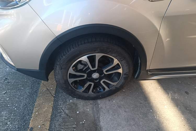 Used Geely Auto Vision X3 2017 1.5L Automatic Elite Model Left Front Wheel Hub
