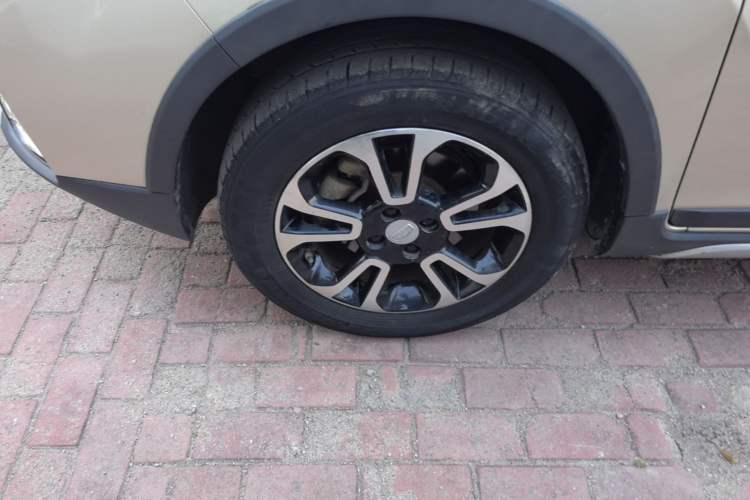 Used Geely Auto Vision X3 2017 1.5L Manual Elite Model Left Front Wheel Hub