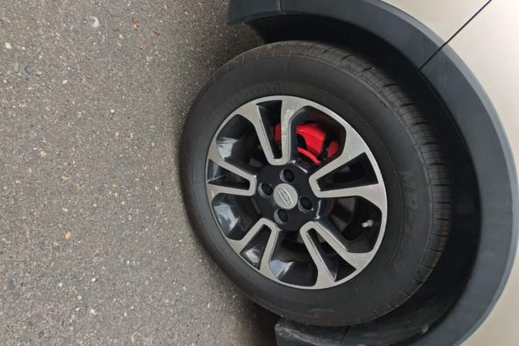 Used Geely Auto Vision X3 2017 1.5L Automatic Luxury Model Left Front Wheel Hub