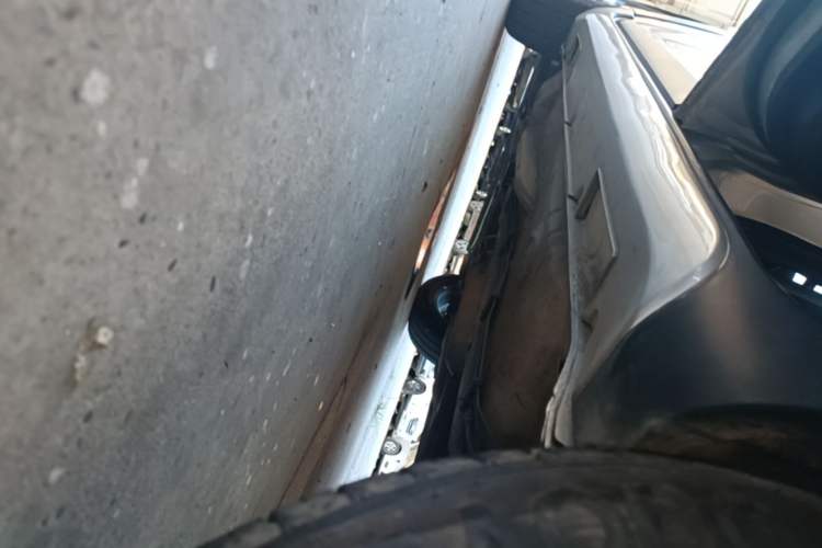 Used Geely Auto Vision X3 2017 1.5L Automatic Elite Model Left Side Sill