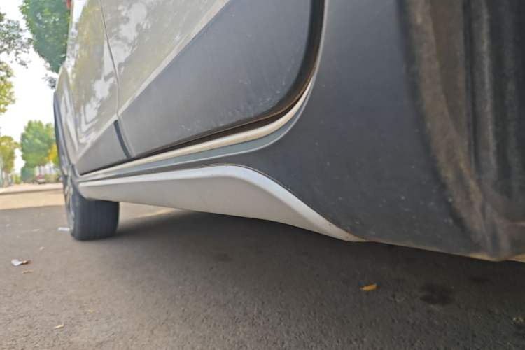 Used Geely Auto Vision X3 2017 1.5L Manual Elite Model Left Side Sill