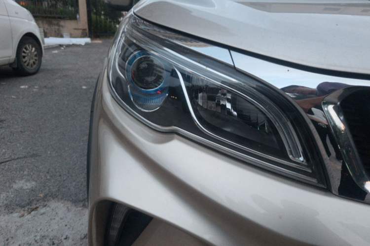 Used Geely Auto Vision X3 2017 1.5L Automatic Elite Model Right Front Headlight