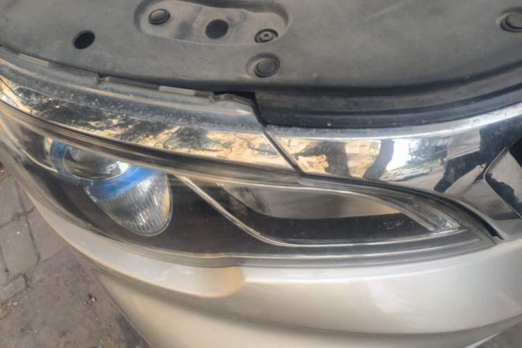 Used Geely Auto Vision X3 2017 1.5L Automatic Elite Model Right Front Headlight
