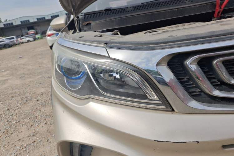 Used Geely Auto Vision X3 2017 1.5L Manual Elite Model Right Front Headlight