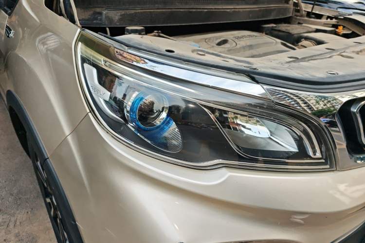 Used Geely Auto Vision X3 2017 1.5L Manual Luxury Model Right Front Headlight