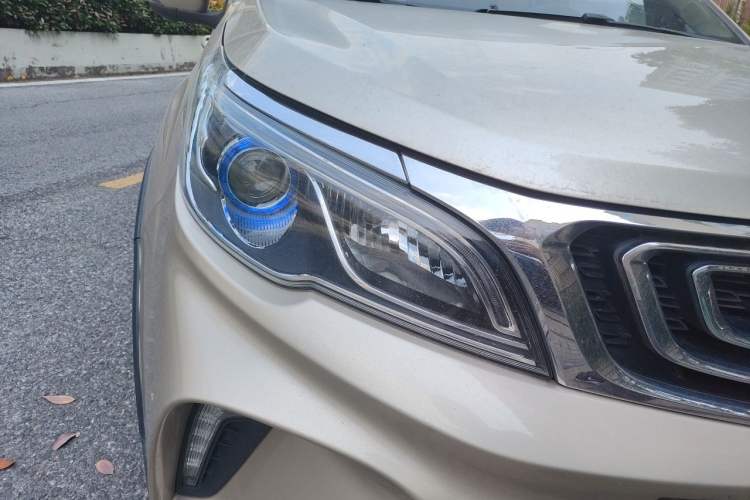 Used Geely Auto Vision X3 2017 1.5L Automatic Luxury Model Right Front Headlight