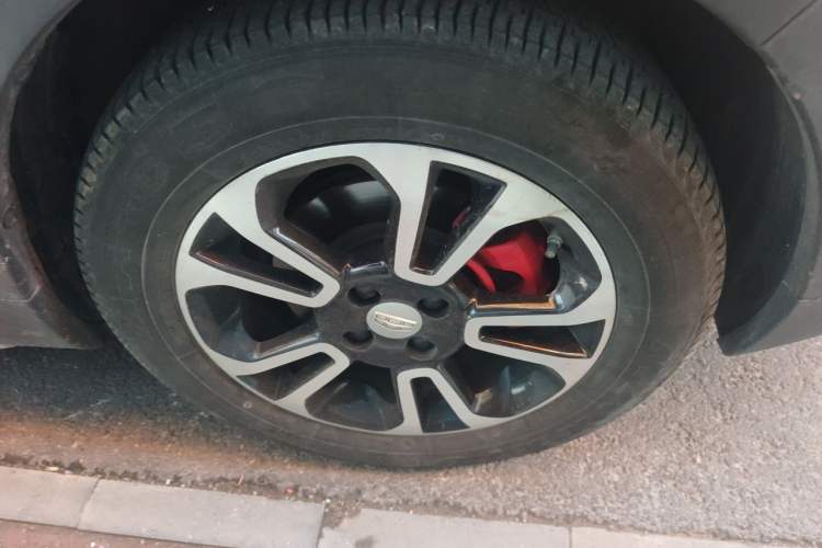 Used Geely Auto Vision X3 2017 1.5L Automatic Luxury Model Right Front Wheel Hub