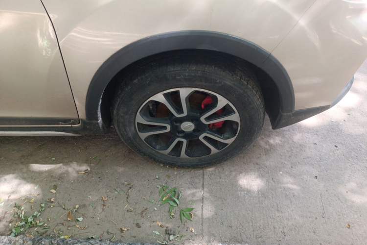 Used Geely Auto Vision X3 2017 1.5L Manual Luxury Model Right Front Wheel Hub