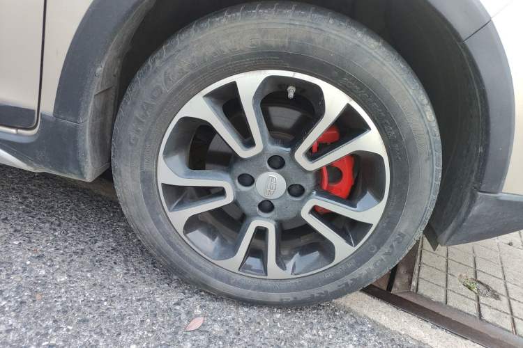 Used Geely Auto Vision X3 2017 1.5L Automatic Luxury Model Right Front Wheel Hub