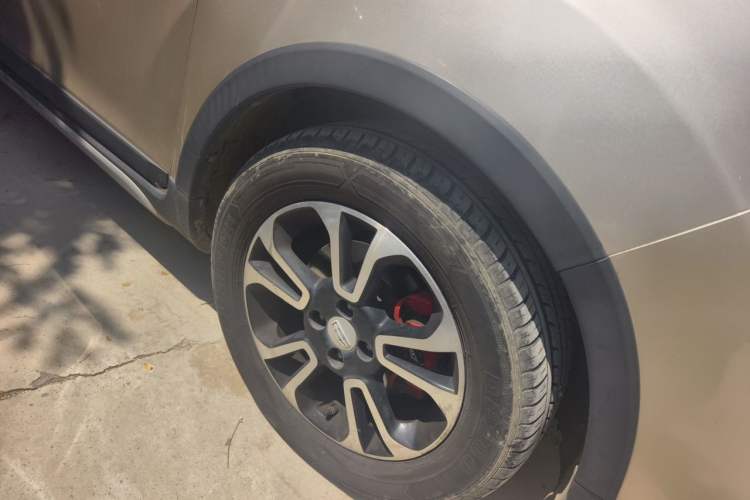 Used Geely Auto Vision X3 2017 1.5L Manual Luxury Model Right Front Wheel Hub
