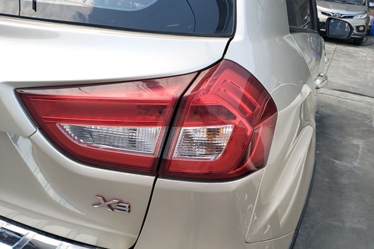Used Geely Auto Vision X3 2017 1.5L Automatic Luxury Model Right Rear Taillight