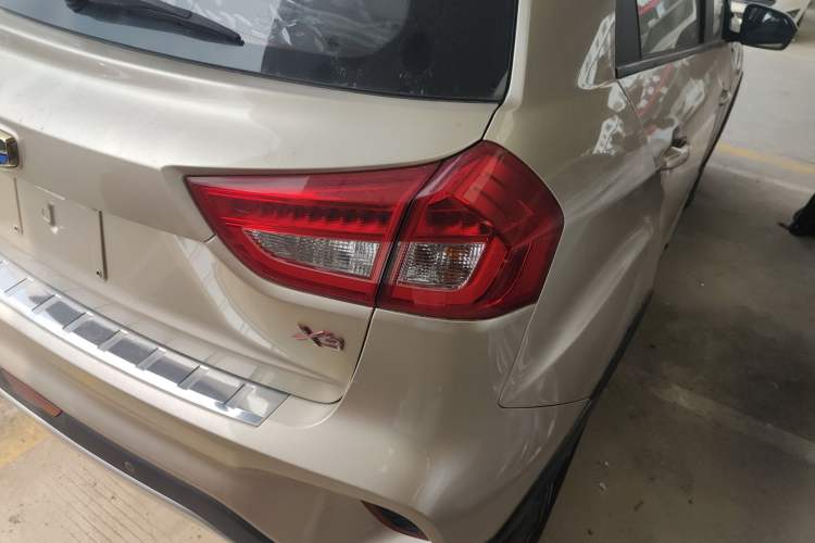 Used Geely Auto Vision X3 2017 1.5L Manual Luxury Model Right Rear Taillight