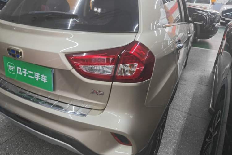 Used Geely Auto Vision X3 2017 1.5L Automatic Elite Model Right Rear Taillight