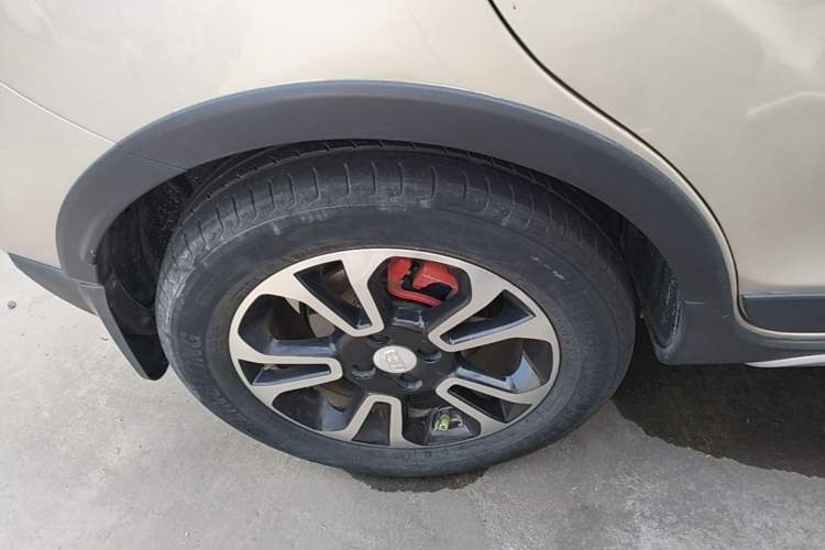 Used Geely Auto Vision X3 2017 1.5L Automatic Luxury Model Right Rear Wheel Hub