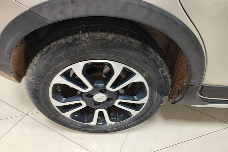 Used Geely Auto Vision X3 2017 1.5L Automatic Elite Model Right Rear Wheel Hub