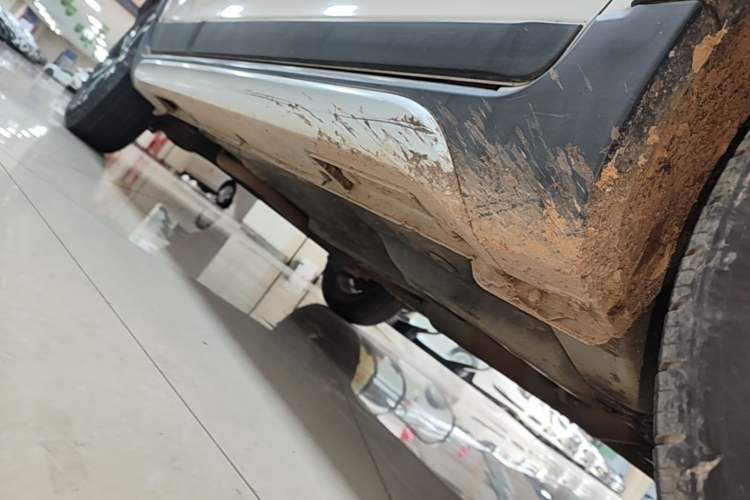 Used Geely Auto Vision X3 2017 1.5L Automatic Elite Model Right Side Sill