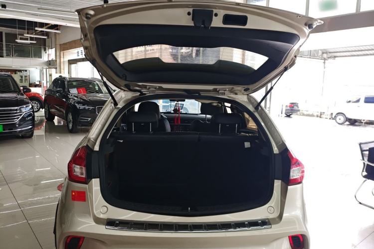 Used Geely Auto Vision X3 2017 1.5L Manual Elite Model Trunk