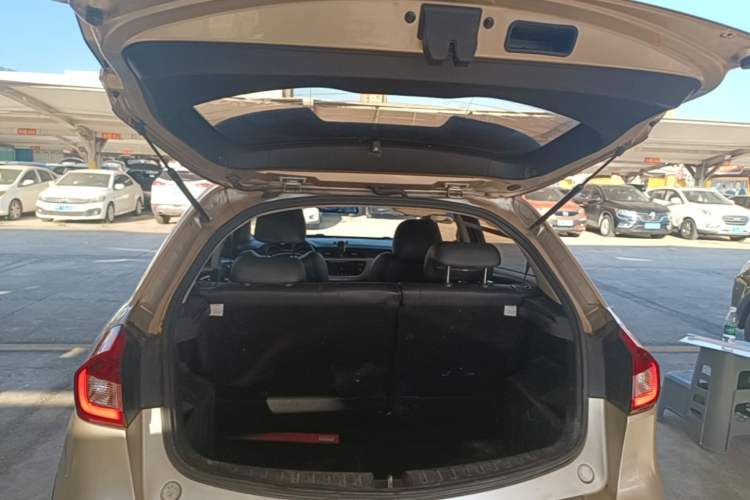 Used Geely Auto Vision X3 2017 1.5L Automatic Elite Model Trunk