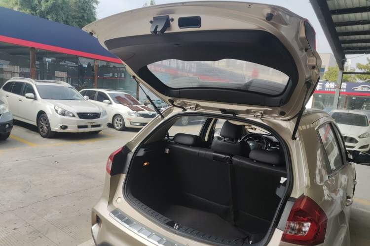 Used Geely Auto Vision X3 2017 1.5L Manual Luxury Model Trunk