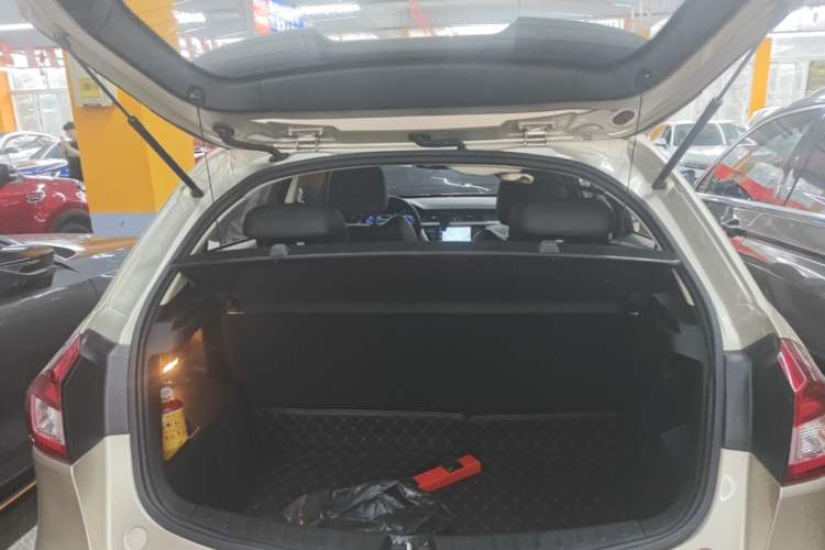 Used Geely Auto Vision X3 2017 1.5L Automatic Elite Model Trunk