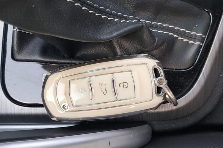 Used Geely Auto Vision X3 2017 1.5L Automatic Luxury Model Vehicle Key