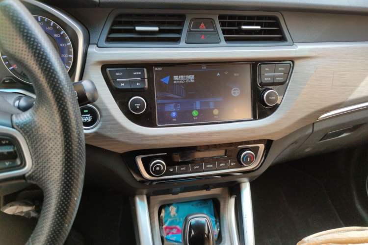 Used Geely Auto Vision X3 2017 1.5L Automatic Elite Model Audio And AC Panel